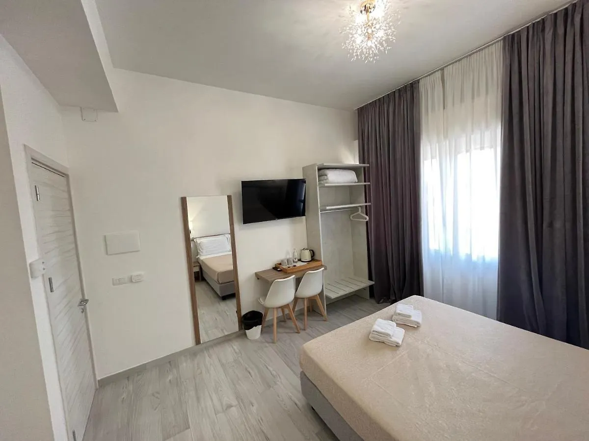 Hotel Ester Florence 3*,