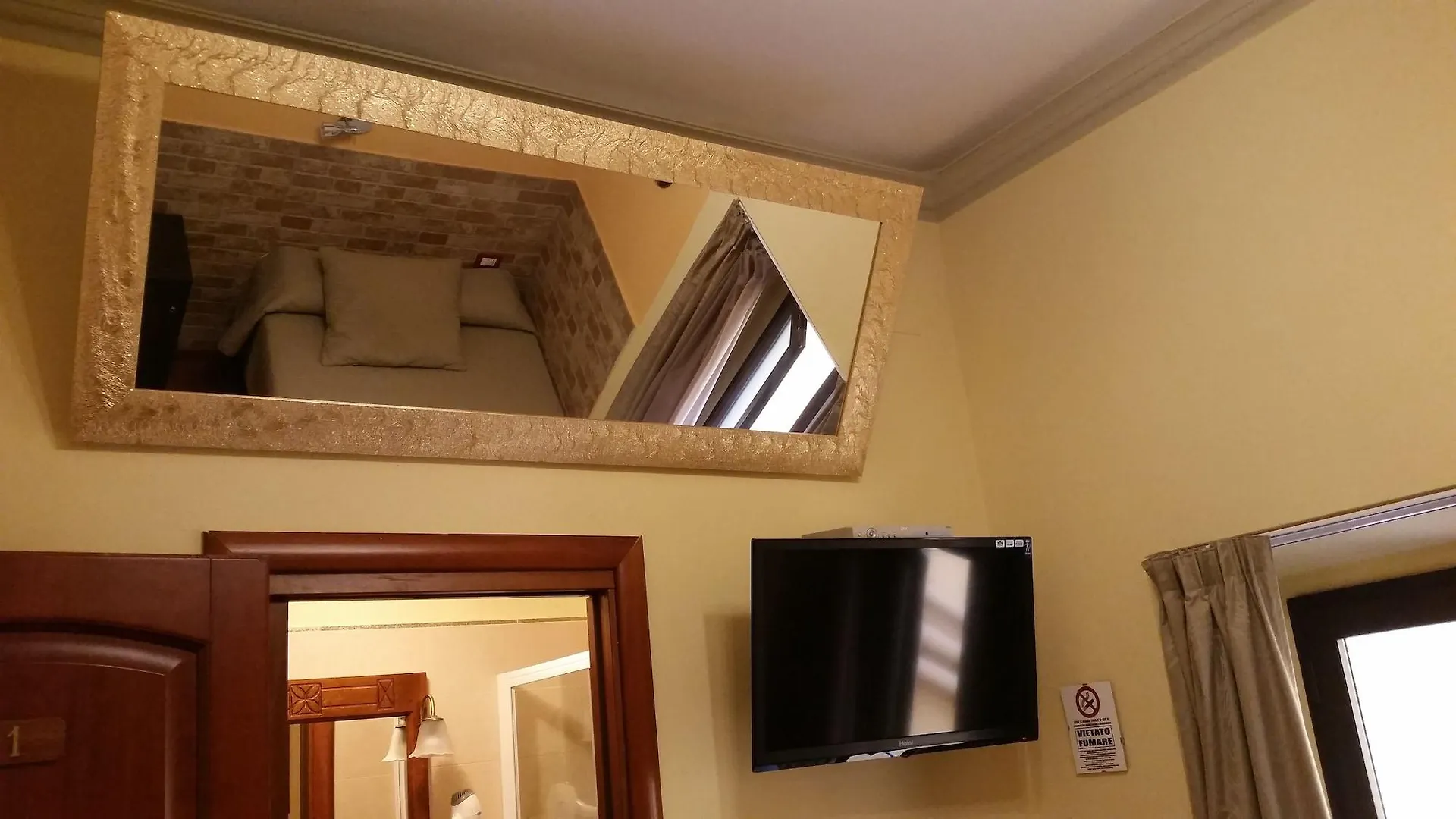 Hotel Ester Florens 3*,  Italien