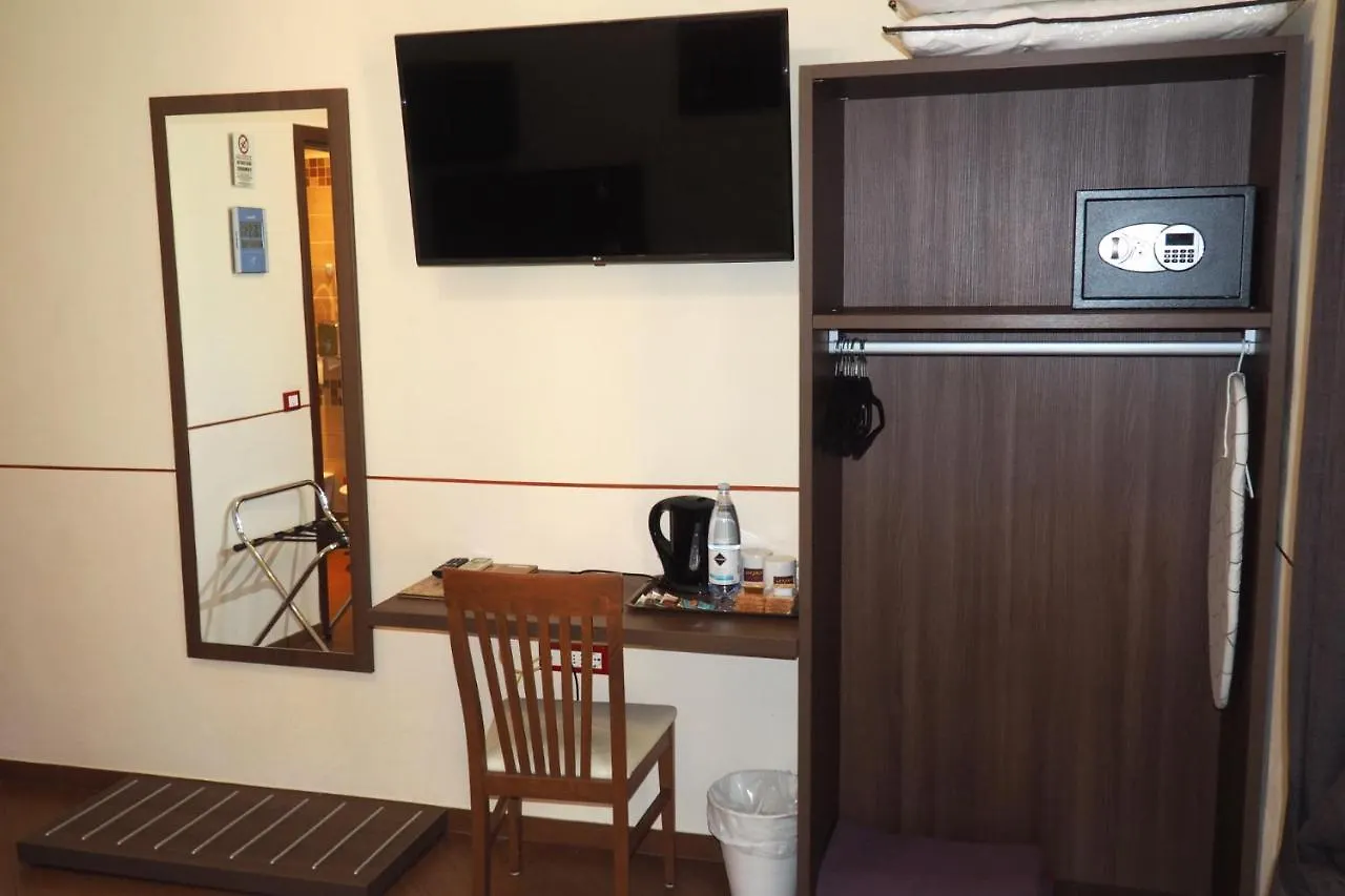 Hotel Ester Florens 3*,  Italien